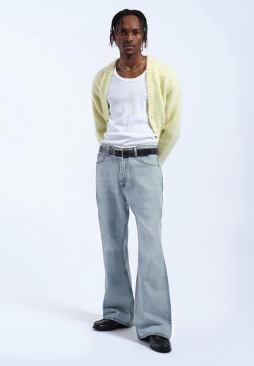 Клешеные джинсы