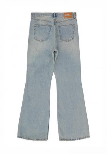 Клешеные джинсы