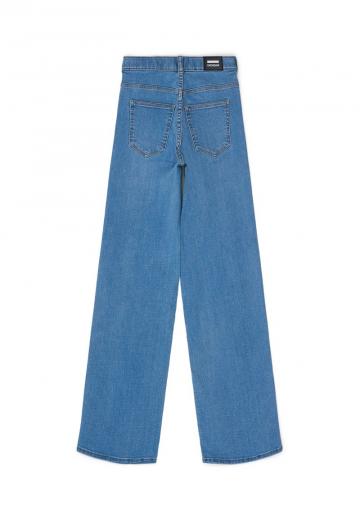 Прямые джинсы