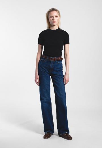 Прямые джинсы