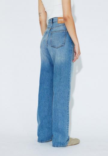 Прямые джинсы