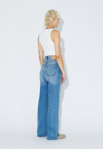 Прямые джинсы