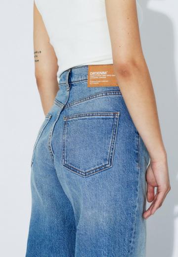 Прямые джинсы