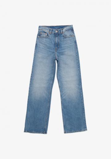 Прямые джинсы