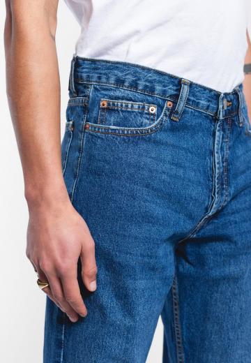 Прямые джинсы