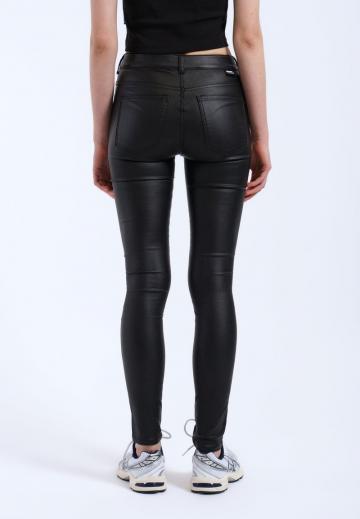 Узкие джинсы