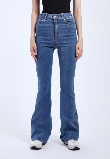 Клешеные джинсы