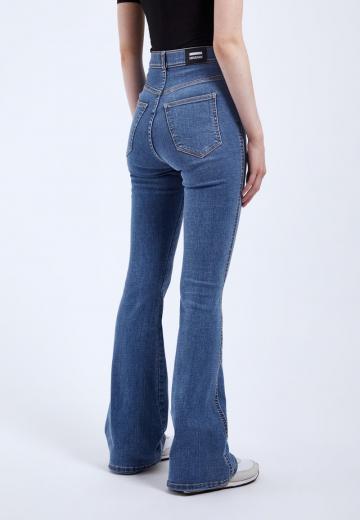 Клешеные джинсы