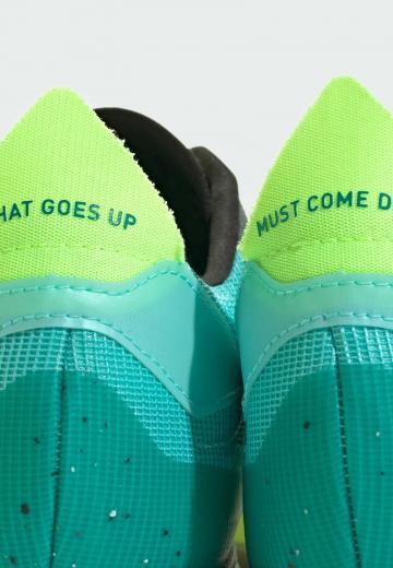 Беговые кроссовки