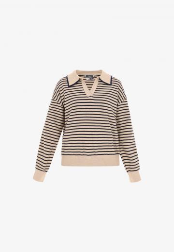 Пуловер в полоску