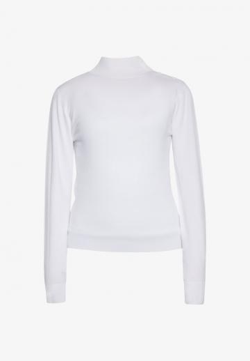 Пуловер в полоску