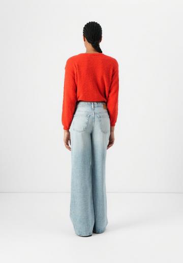 Свободные джинсы