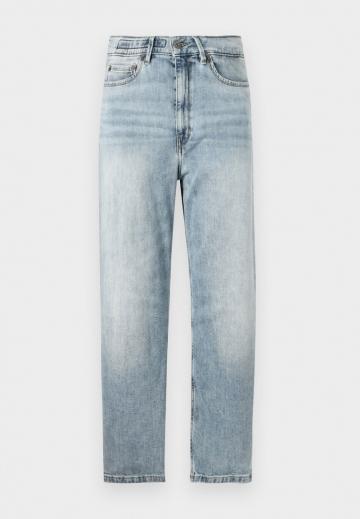 Короткие джинсы