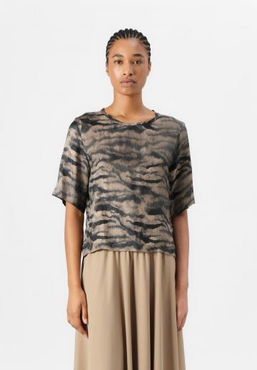 Атласная блузка