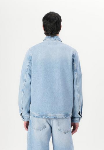 Джинсовая куртка