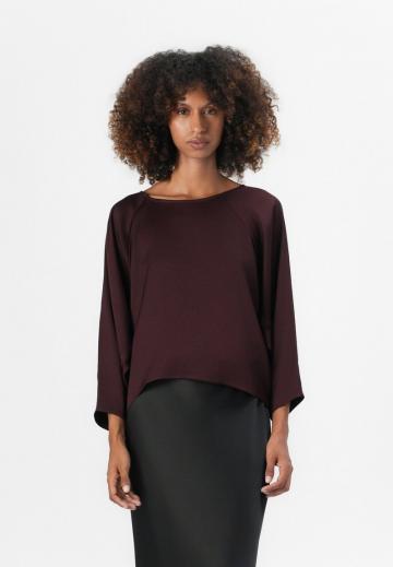 Атласная блузка