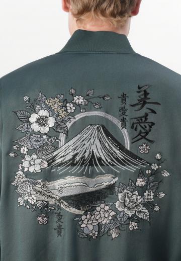 Куртка бомбер