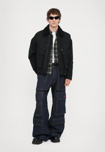 Брюки с накладными карманами