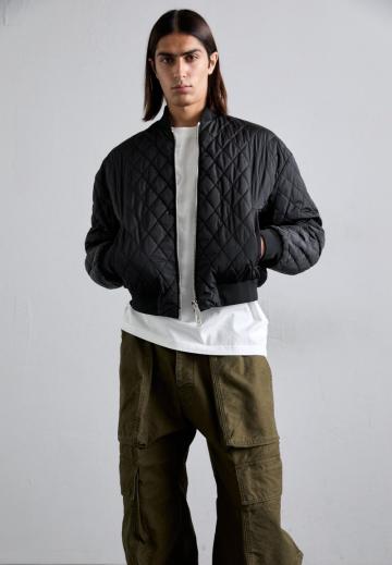 Брюки с накладными карманами