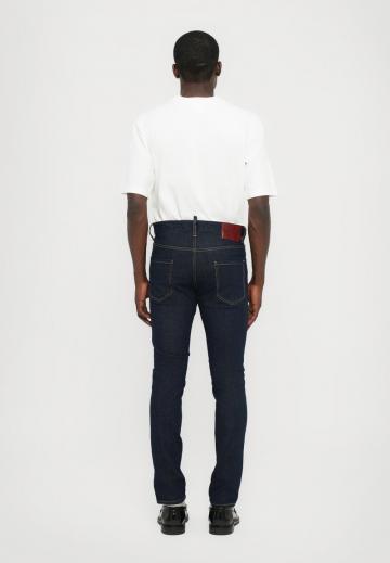 Узкие джинсы