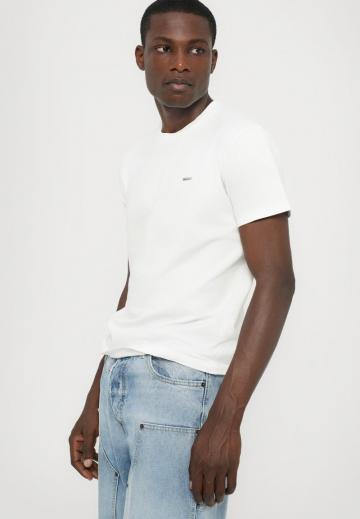 Свободные джинсы