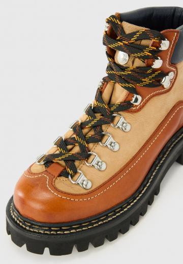 Ботинки на шнуровке