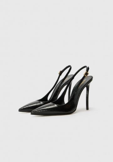 Туфли на высоком каблуке