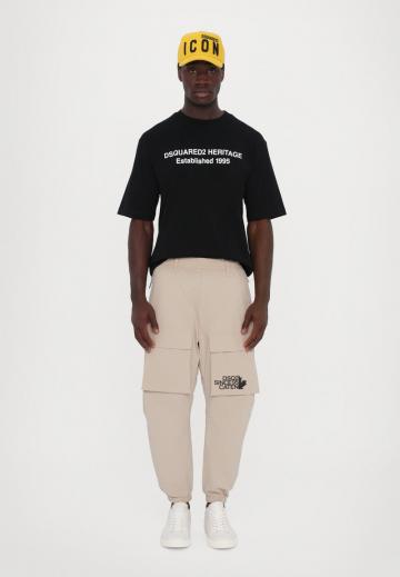 Брюки с накладными карманами