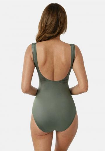 Слитный купальник