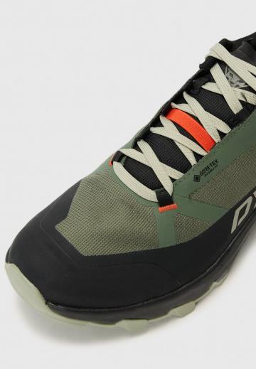 Походные кроссовки