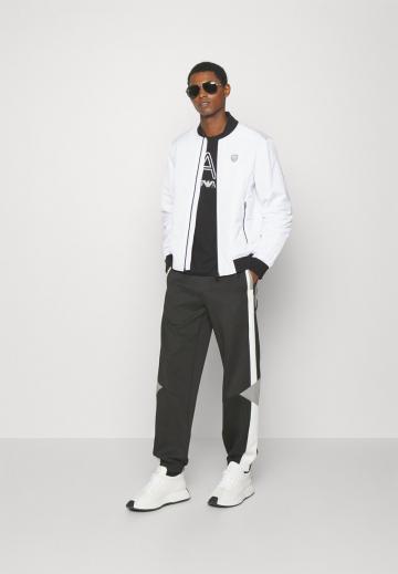 Куртка бомбер