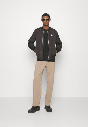 Куртка бомбер