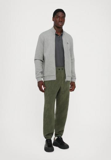 Спортивная кофта