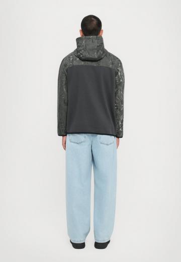 Спортивная кофта