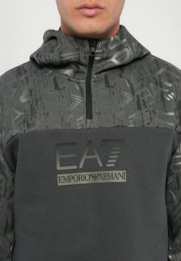 Спортивная кофта