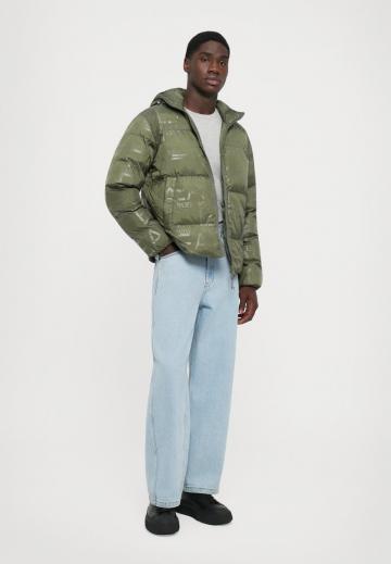 Зимняя куртка