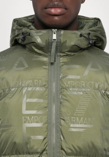 Зимняя куртка