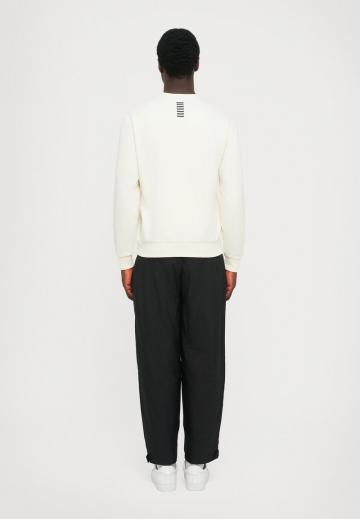 Спортивная кофта