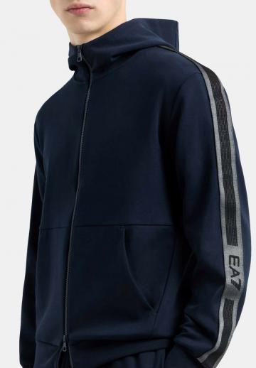 Спортивная кофта