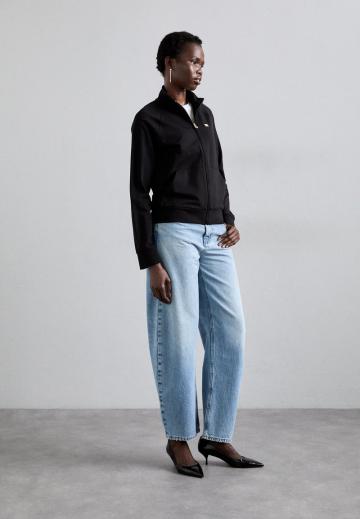 Спортивная толстовка