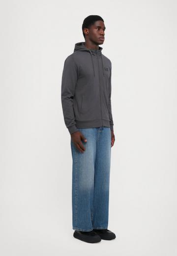 Спортивная кофта