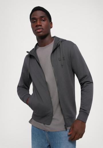 Спортивная кофта