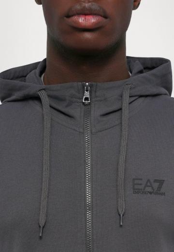 Спортивная кофта