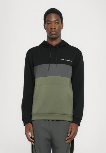 Спортивная кофта