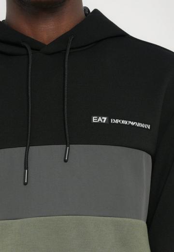 Спортивная кофта