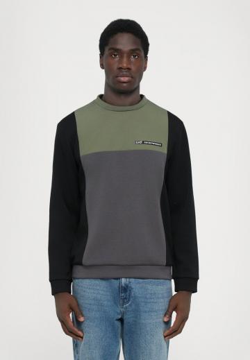 Спортивная кофта