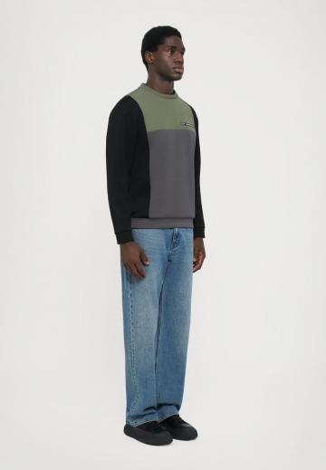 Спортивная кофта