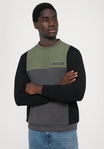 Спортивная кофта