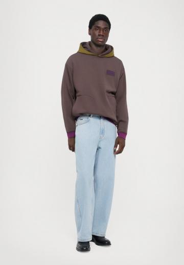 Спортивная толстовка