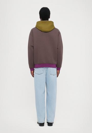 Спортивная толстовка